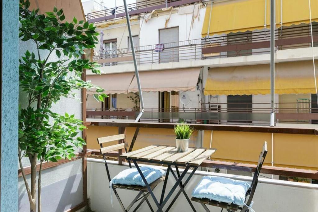Serene N Modern Renovated Flat Ateny Zewnętrze zdjęcie